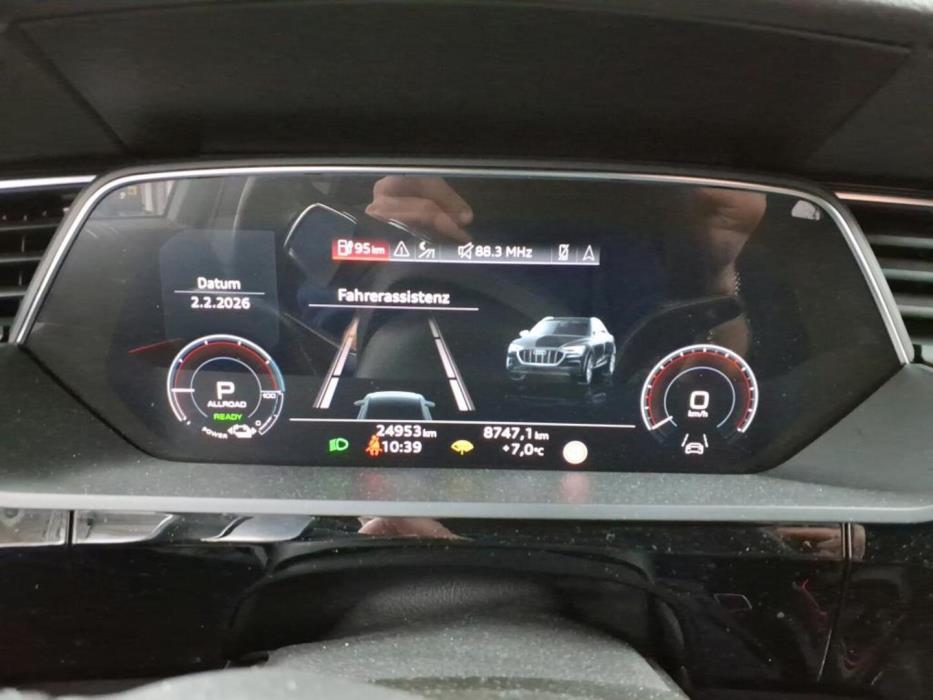AUDI E-TRON 2022
