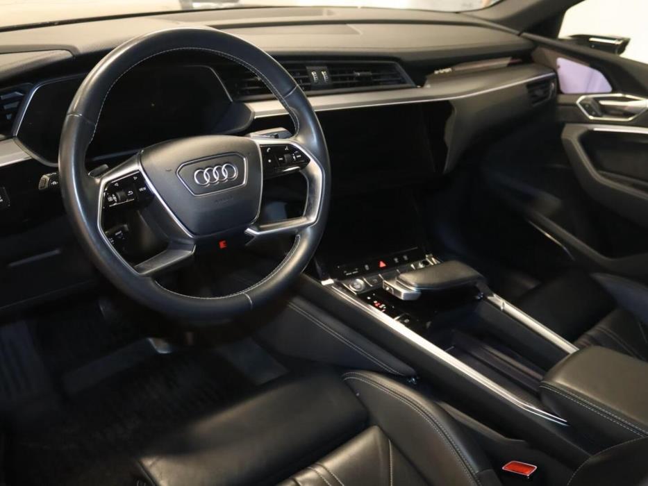 AUDI e-tron 2020