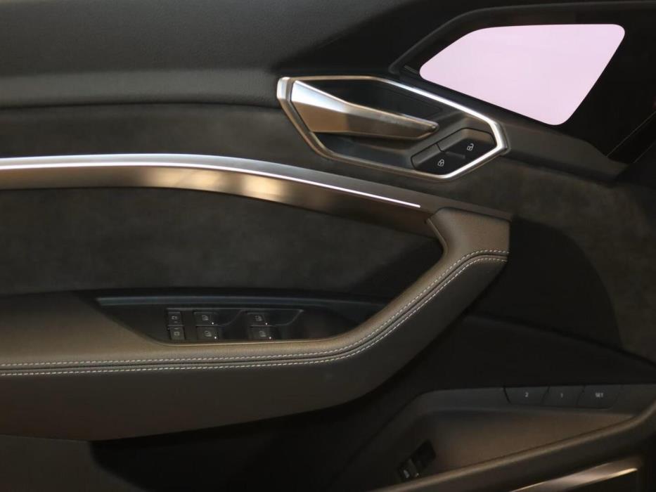AUDI e-tron 2020