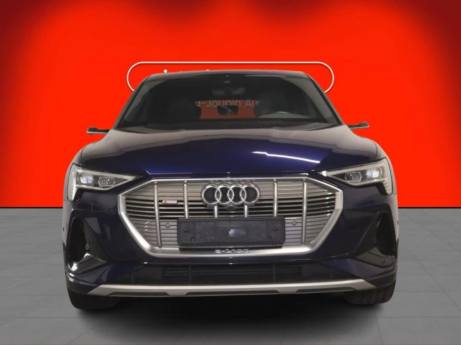 AUDI e-tron 2020