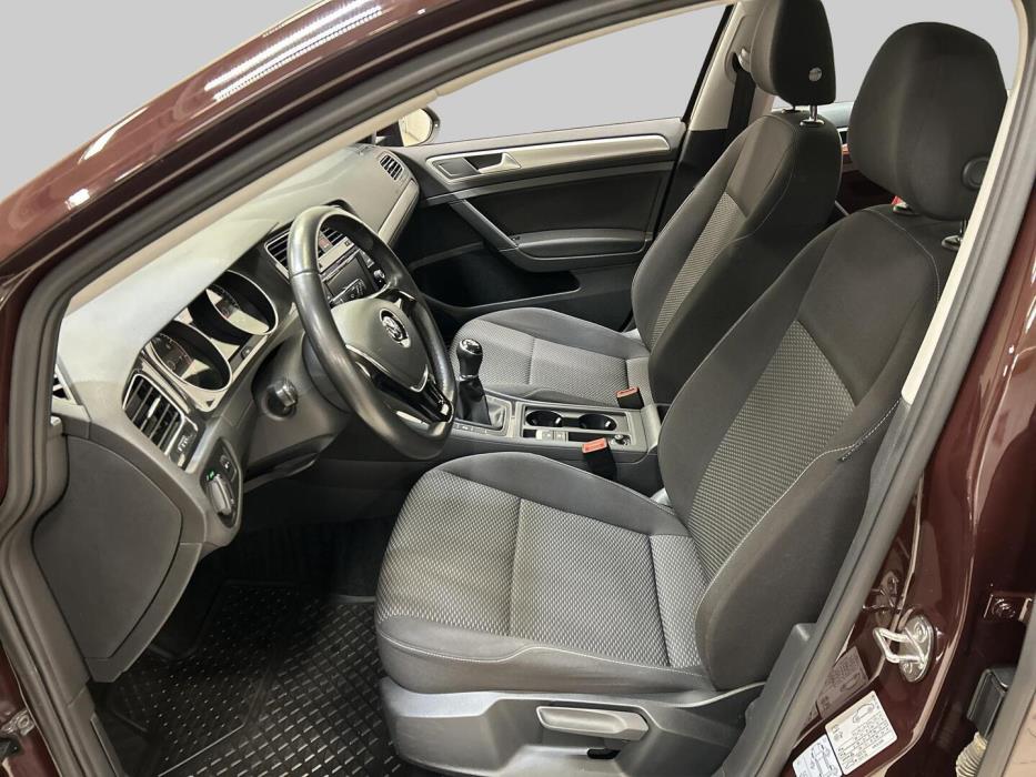 VOLKSWAGEN Golf 2017