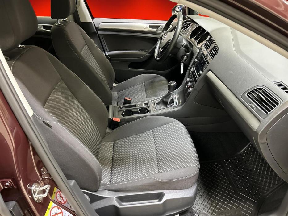 VOLKSWAGEN Golf 2017