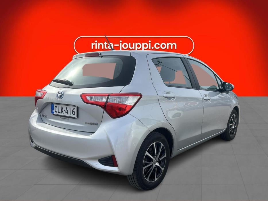 TOYOTA Yaris 2018