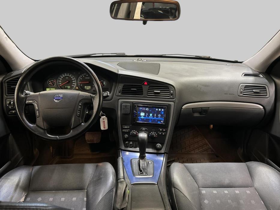 VOLVO V70 2005