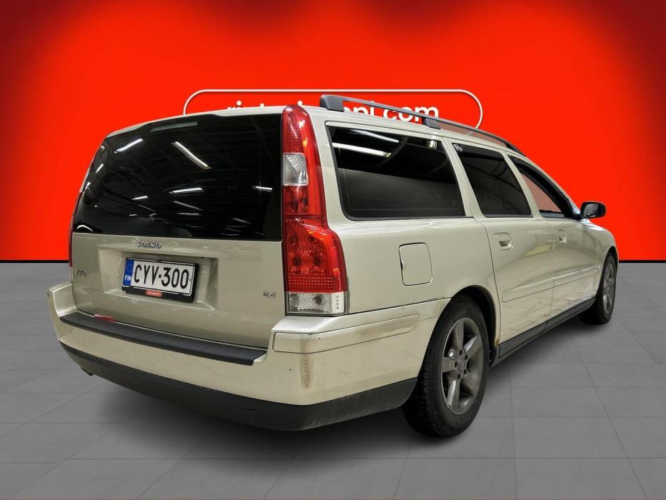 VOLVO V70 2005