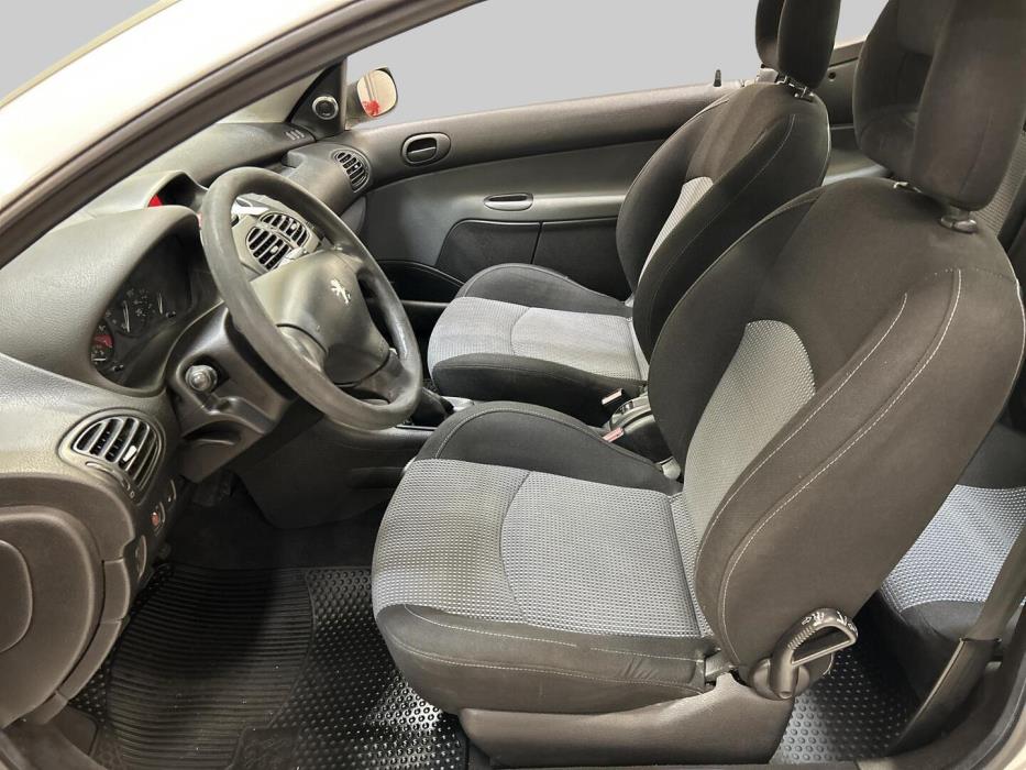 PEUGEOT 206 2003