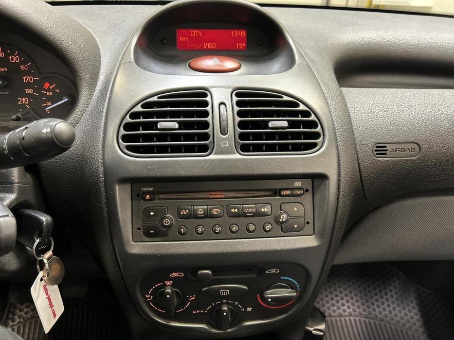 PEUGEOT 206 2003