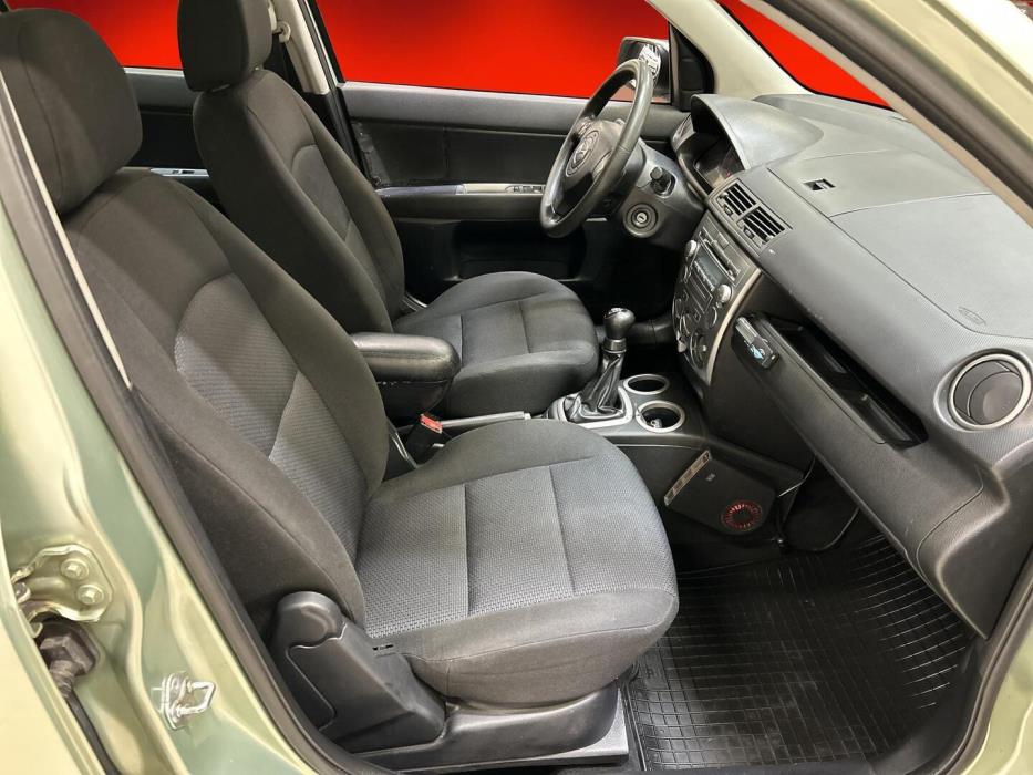 MAZDA 2 2006