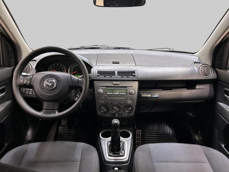 MAZDA 2 2006