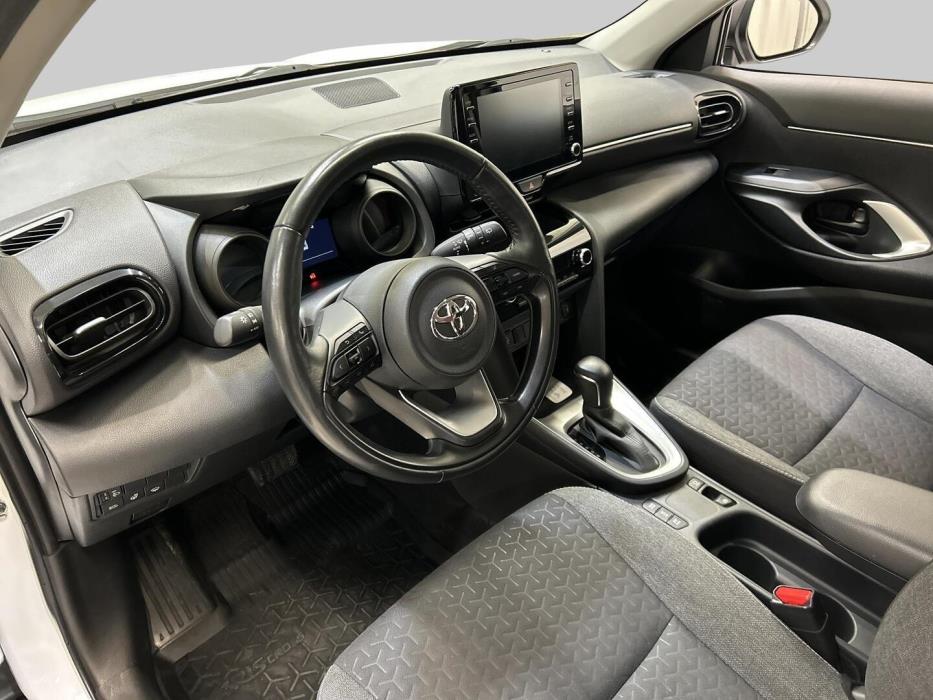 TOYOTA YARIS CROSS 2024