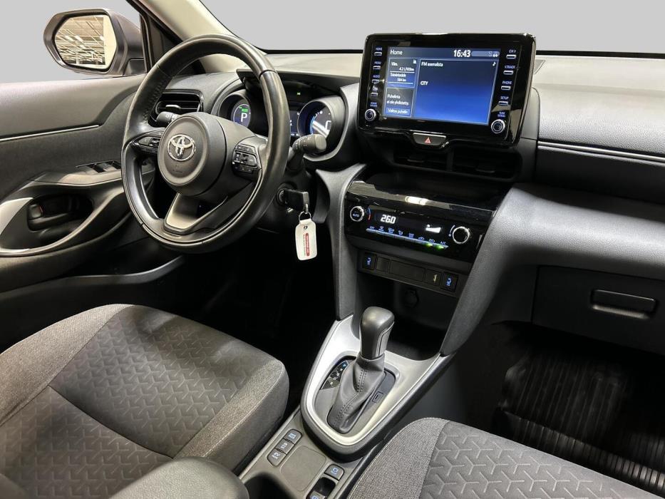 TOYOTA YARIS CROSS 2024