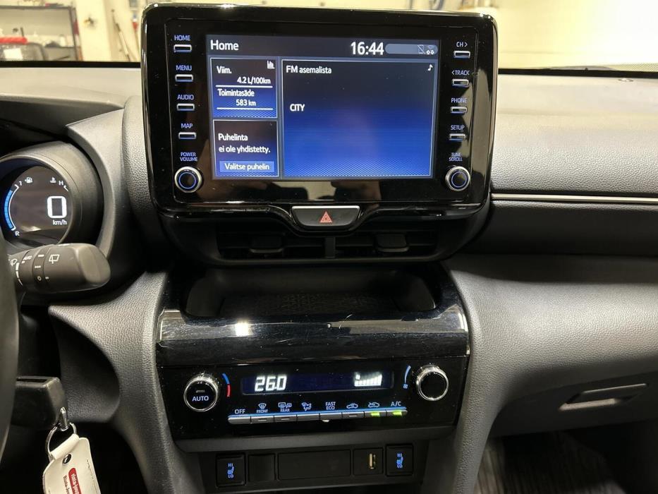 TOYOTA YARIS CROSS 2024