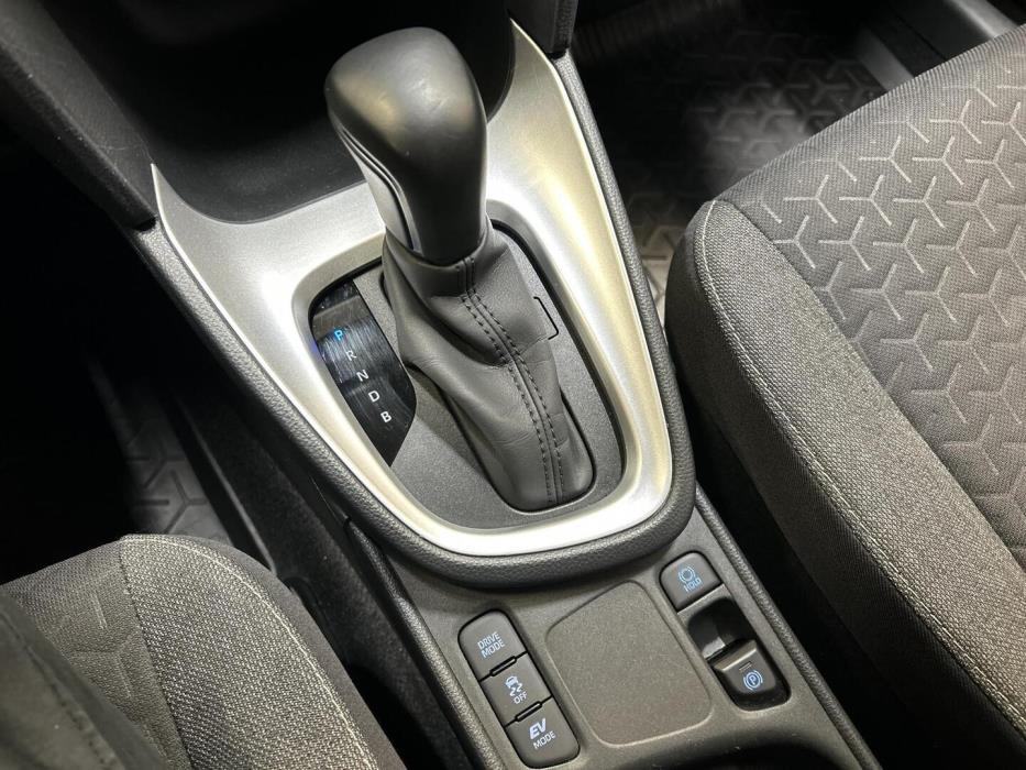 TOYOTA YARIS CROSS 2024