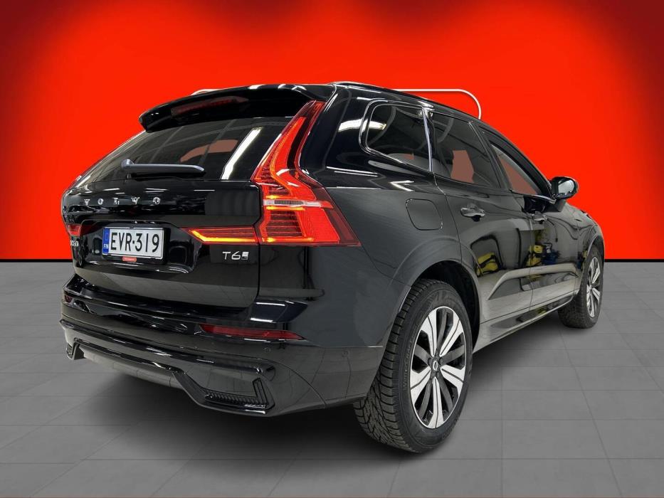VOLVO XC60 2025