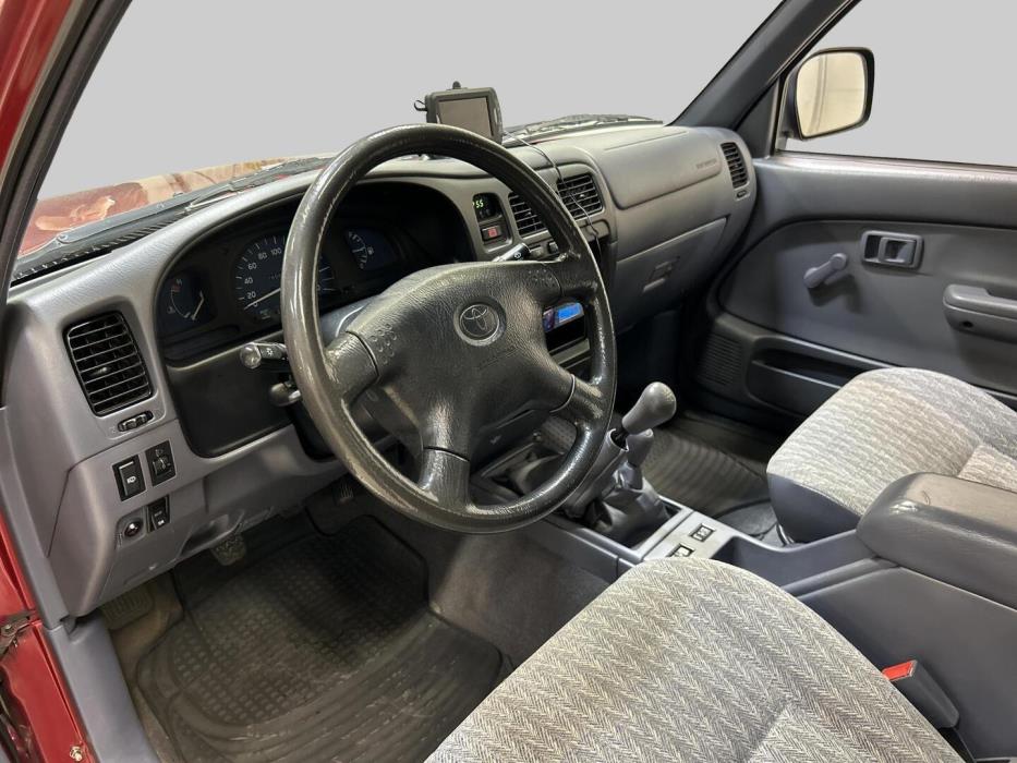 TOYOTA Hilux 2004