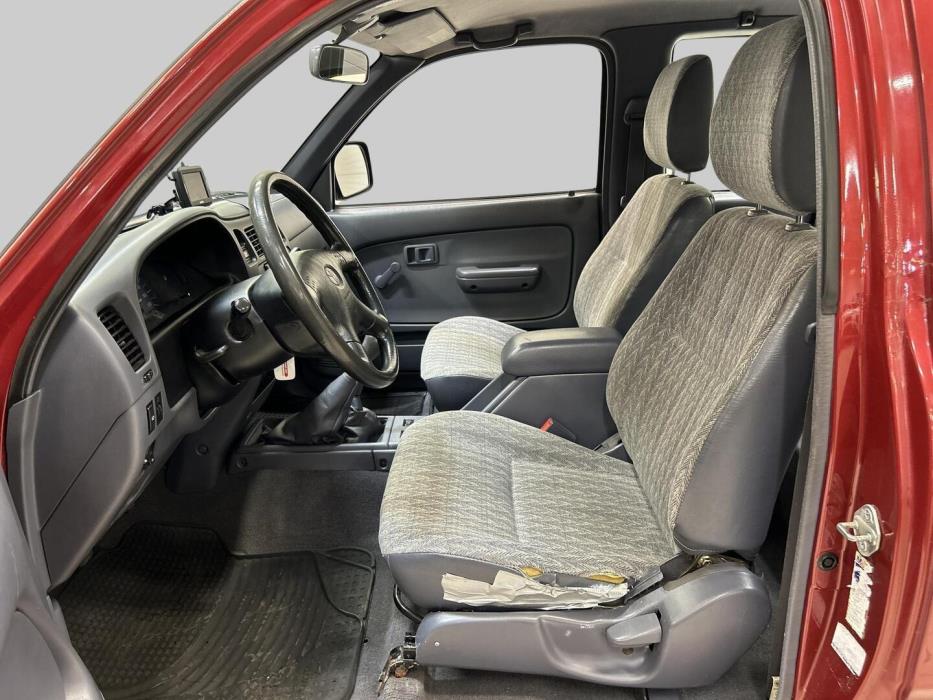 TOYOTA Hilux 2004