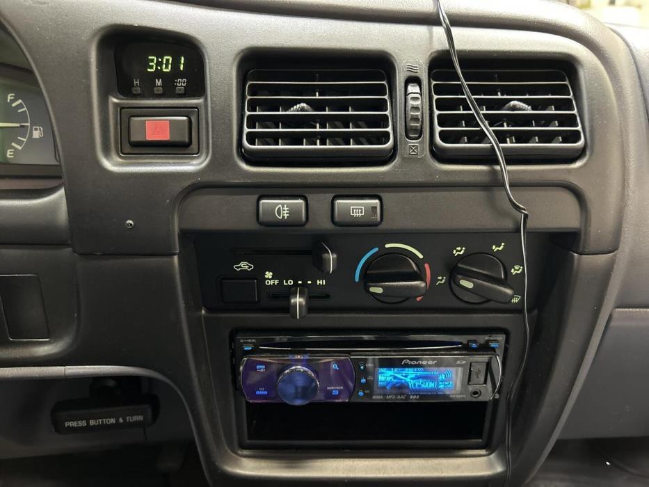TOYOTA Hilux 2004