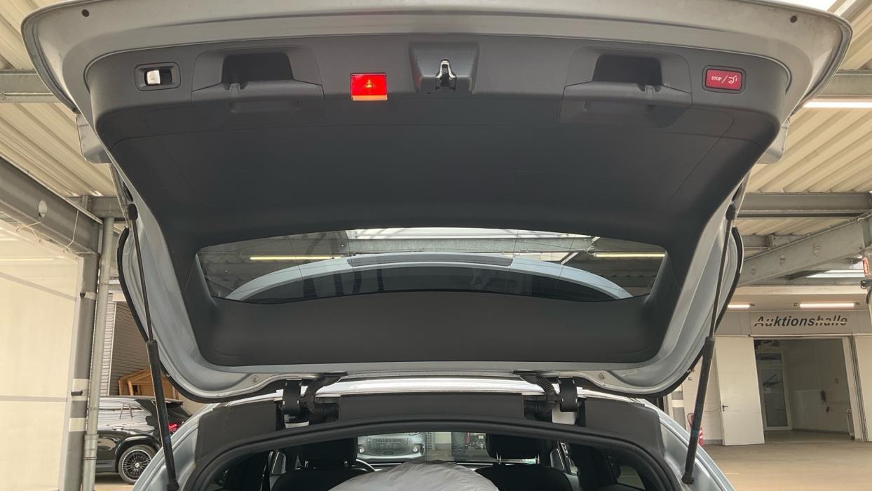 MERCEDES-BENZ EQC 2022