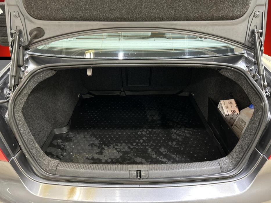 VOLKSWAGEN Jetta 2005