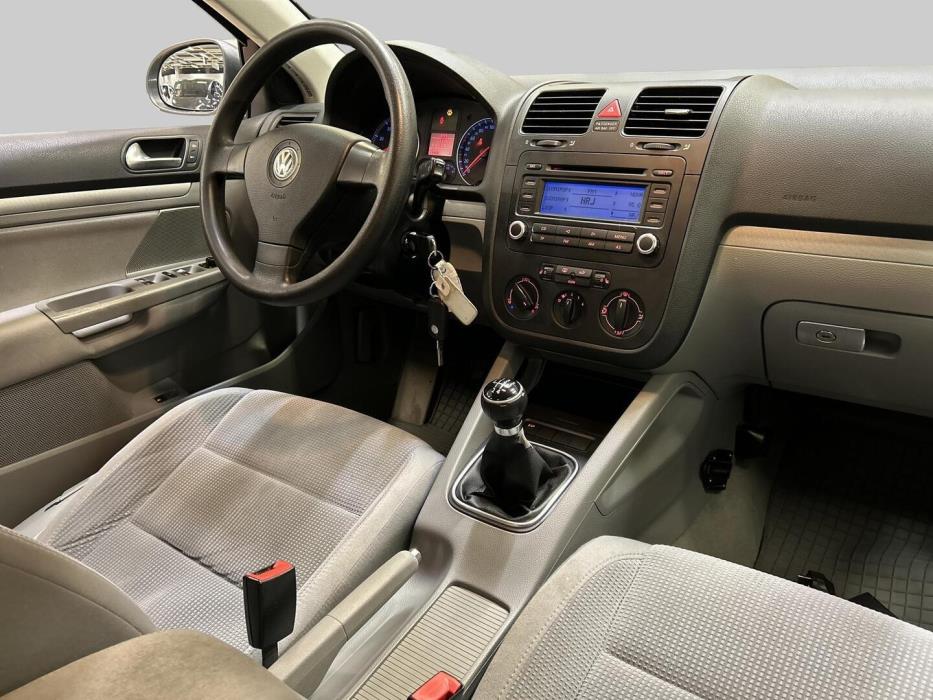 VOLKSWAGEN Jetta 2005