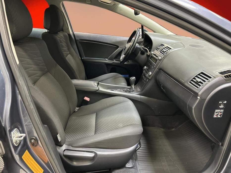 TOYOTA Avensis 2009