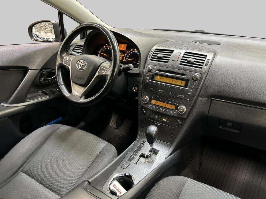 TOYOTA Avensis 2009