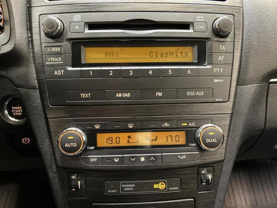 TOYOTA Avensis 2009
