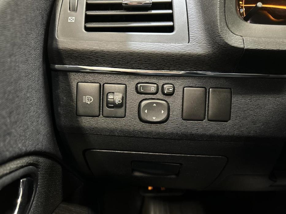 TOYOTA Avensis 2009