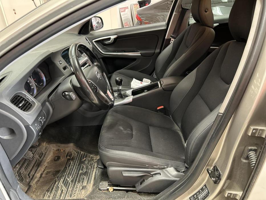 VOLVO V60 2012