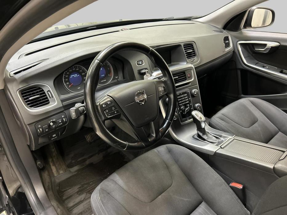 VOLVO V60 2012