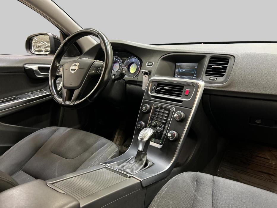VOLVO V60 2012