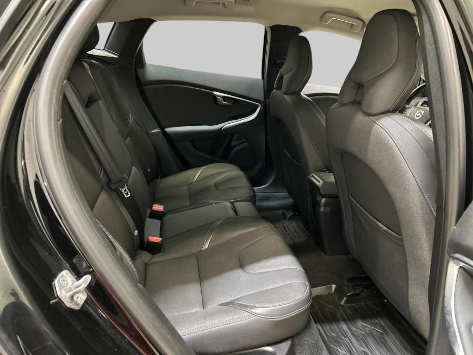 VOLVO V40 Cross Country 2015