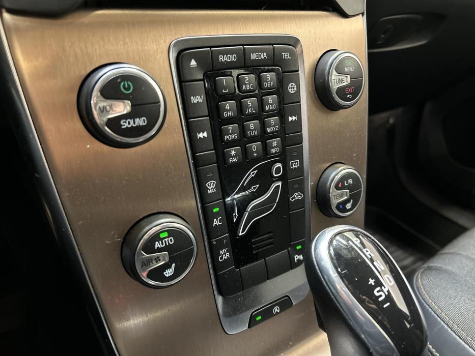 VOLVO V40 Cross Country 2015