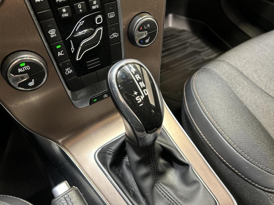 VOLVO V40 Cross Country 2015