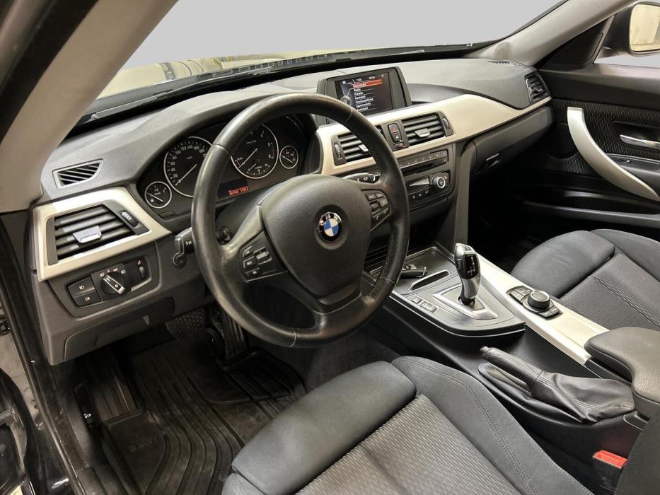 BMW 320 Gran Turismo 2016