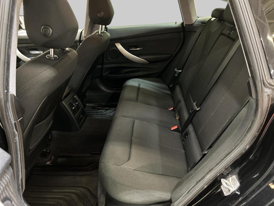 BMW 320 Gran Turismo 2016
