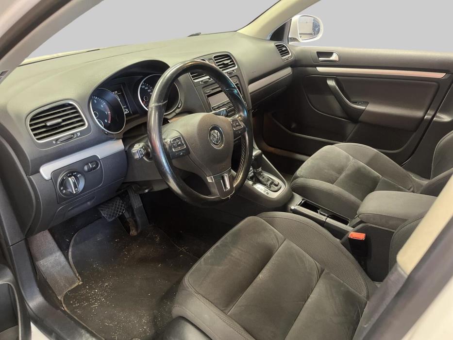 VOLKSWAGEN Golf 2010