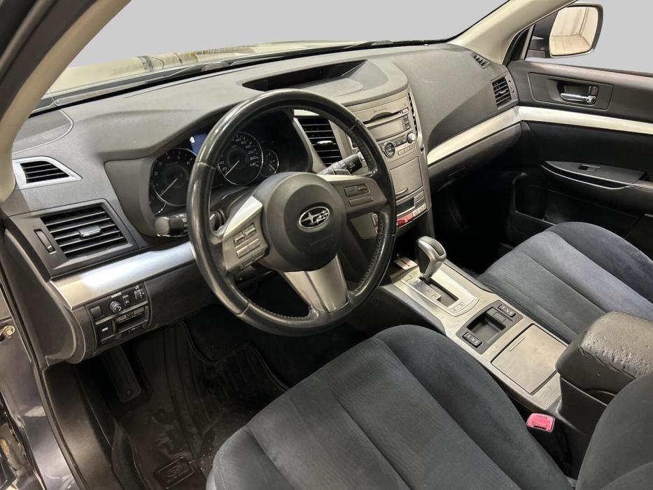 SUBARU Outback 2010