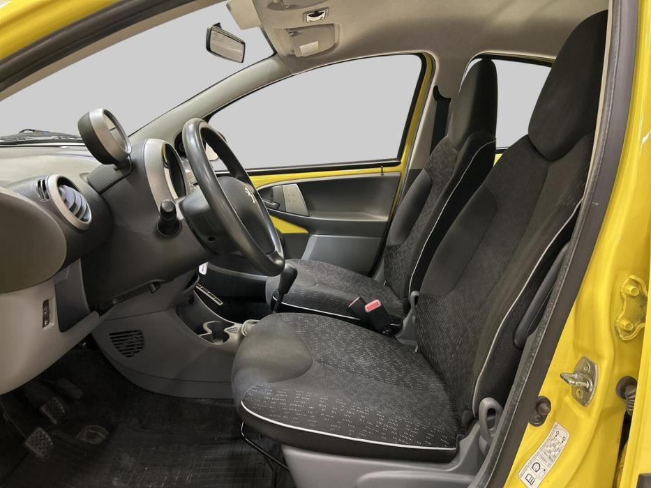 PEUGEOT 107 2011