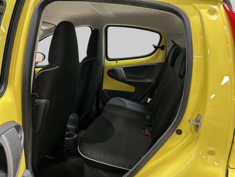 PEUGEOT 107 2011