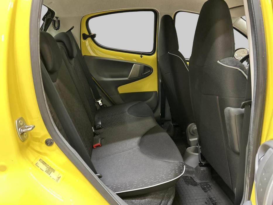 PEUGEOT 107 2011