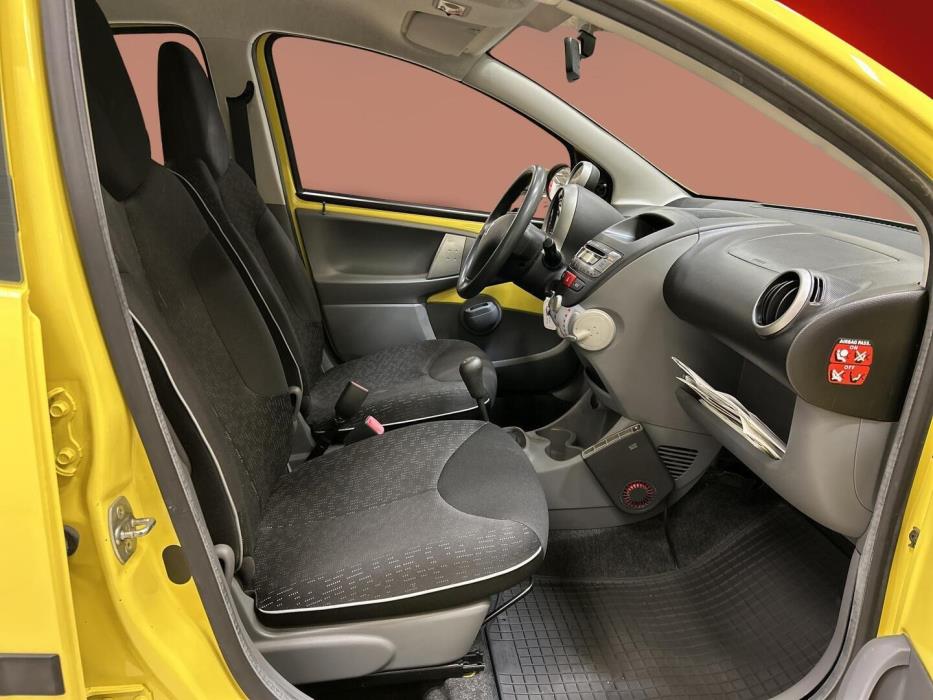 PEUGEOT 107 2011