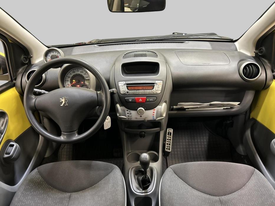 PEUGEOT 107 2011