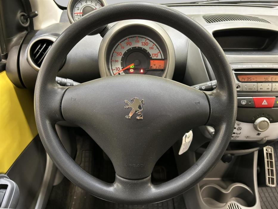 PEUGEOT 107 2011