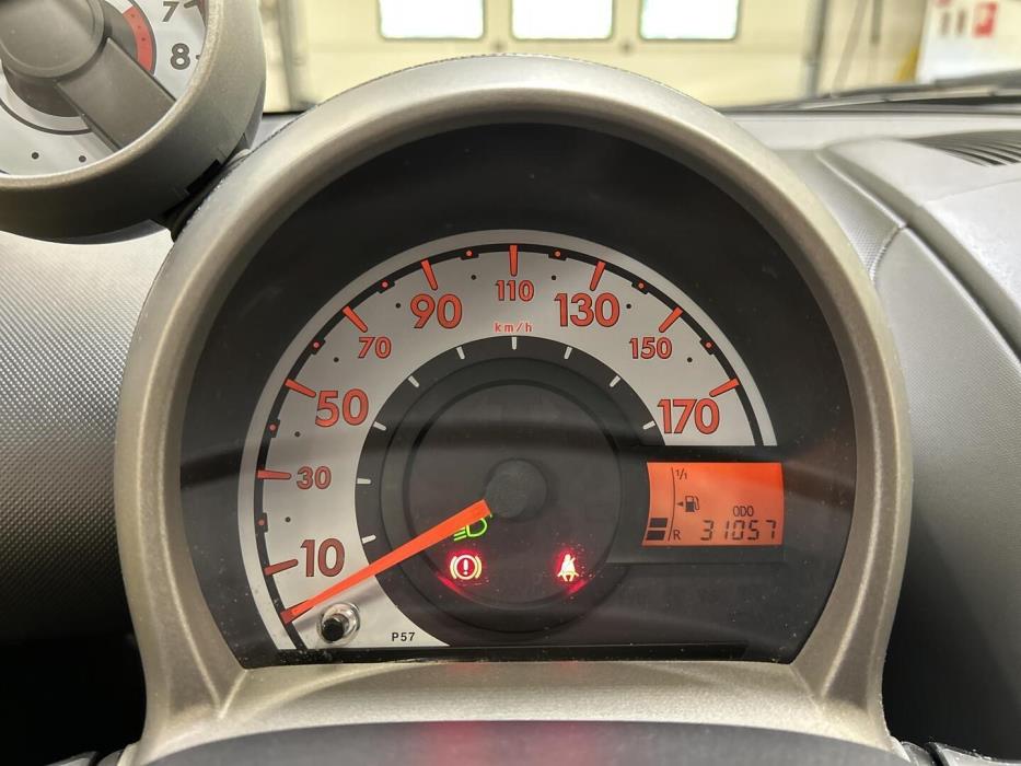 PEUGEOT 107 2011