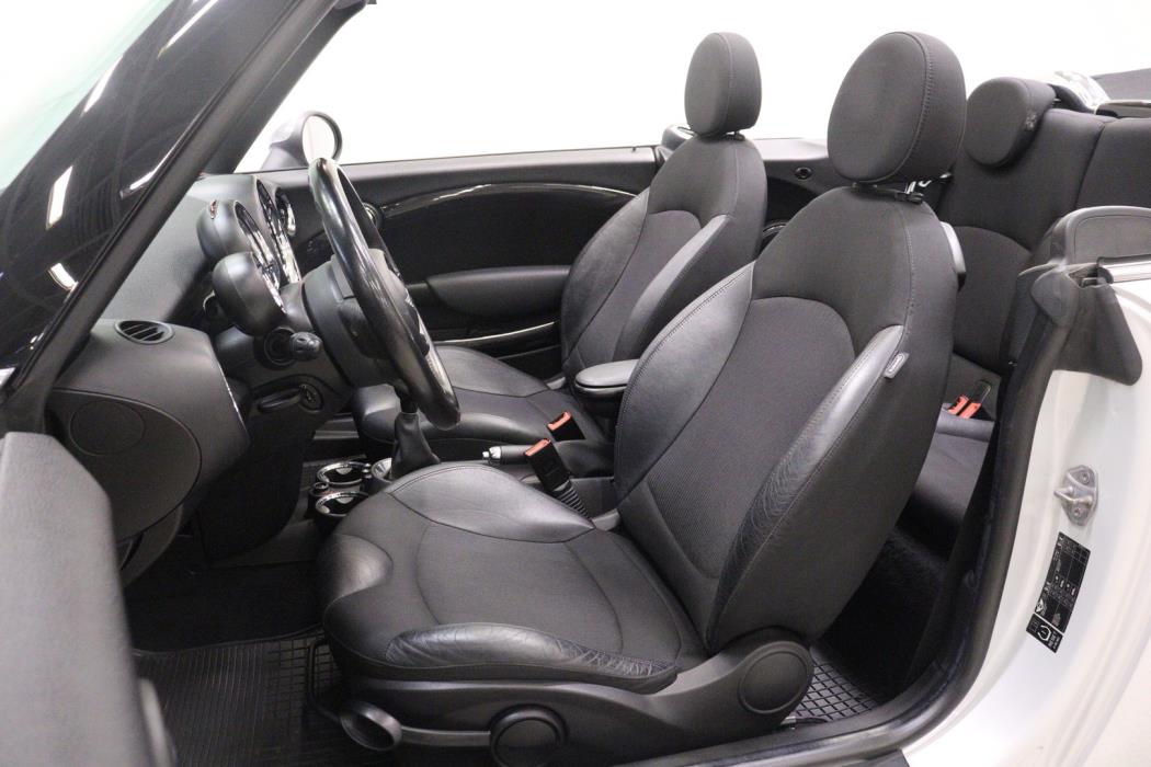 MINI Cooper 2011