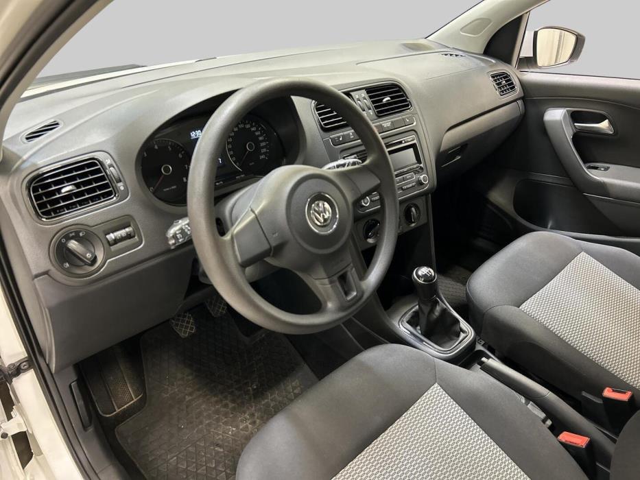 VOLKSWAGEN Polo 2014