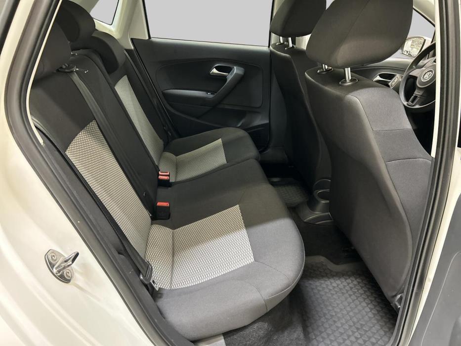VOLKSWAGEN Polo 2014