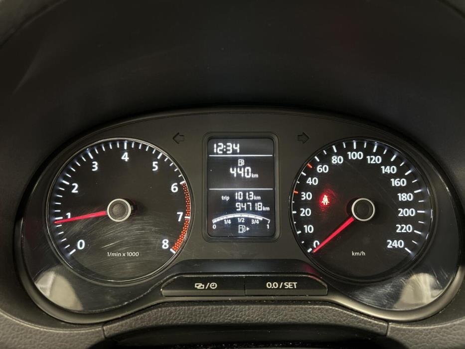 VOLKSWAGEN Polo 2014