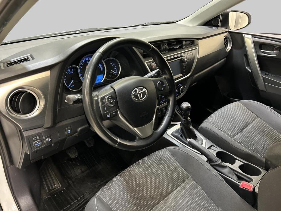TOYOTA Auris 2014